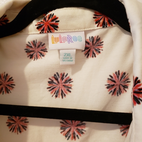 NWOT Lularoe Valentina button down top - Picture 3 of 6
